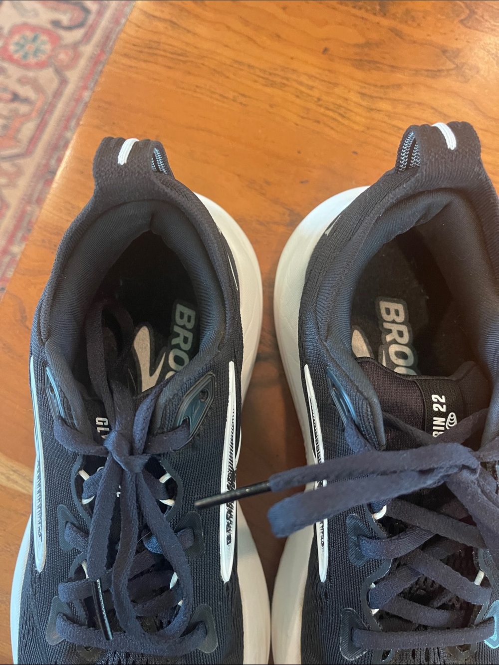 Glycerin 22 Brooks Black and White Running Shoes - Picture 4 of 14